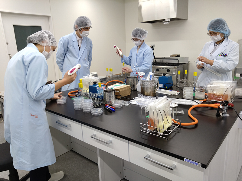 消費者のみなさんに日々安心して食事をしていただくための、縁の下の力持ち